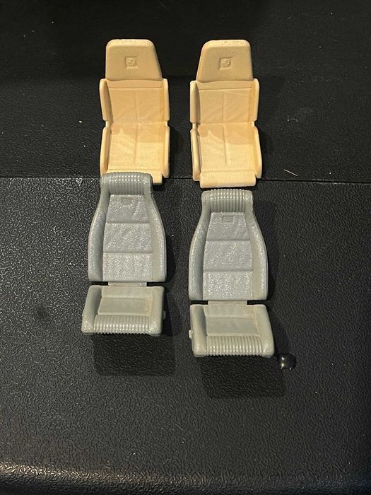 Fotele Ferrari testarossa + fotele Bugatti EB110 1/18