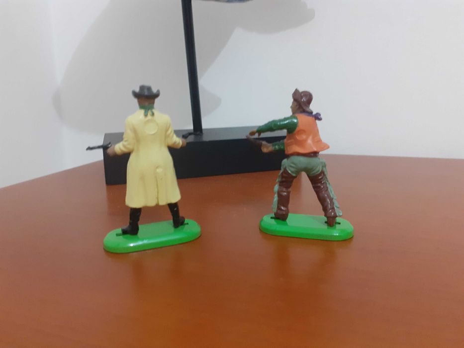 Duas figuras Britains 1/32 » Western