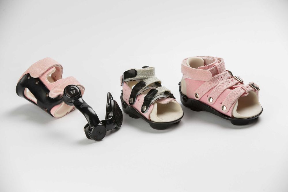 ADM брейс система.