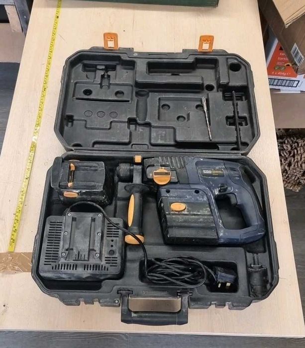 Mac Allister SDS Rotary Hammer Drill MRH24 24v Working