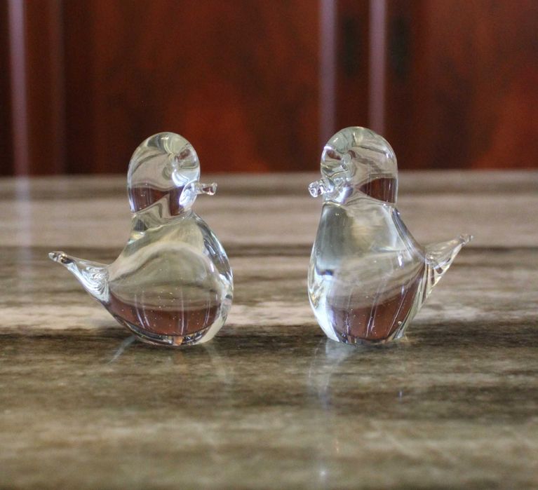 Par de passarinhos em vidro