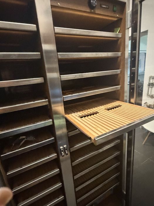Profesjonalna szafa chłodnicza do wina / winiarka 2-drzwiowa INOX – Francja