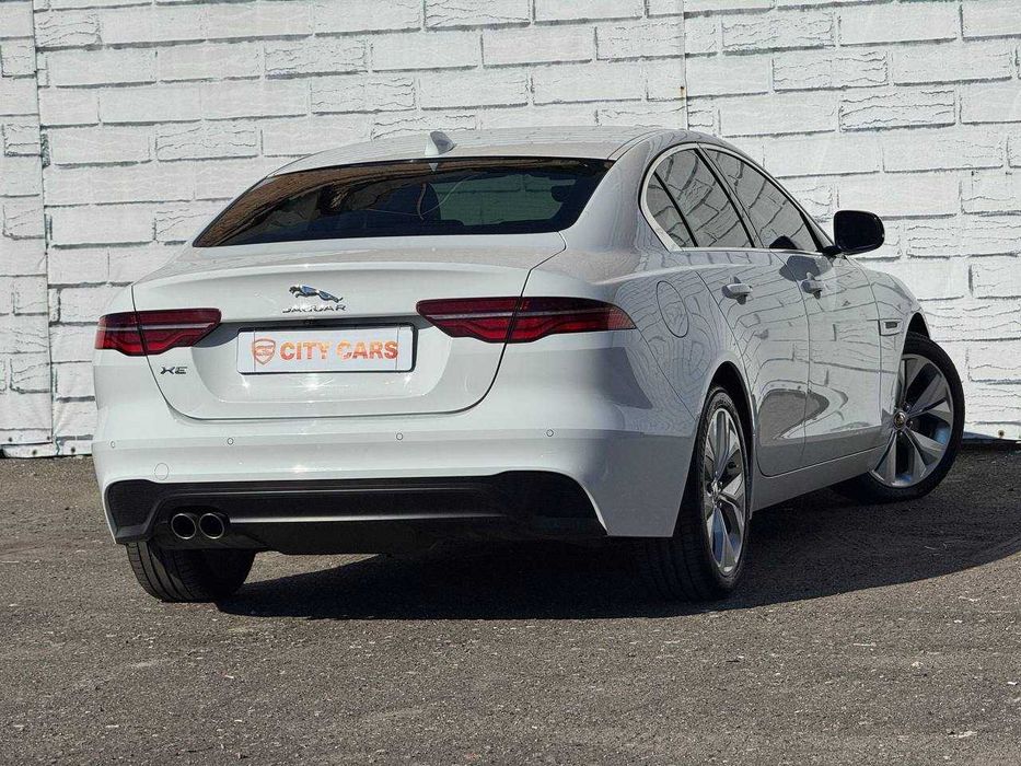 Jaguar XE 2020 р