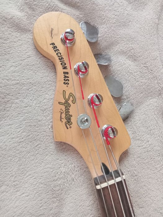Gitara basowa Squier Affinity Precision Bass PJ.