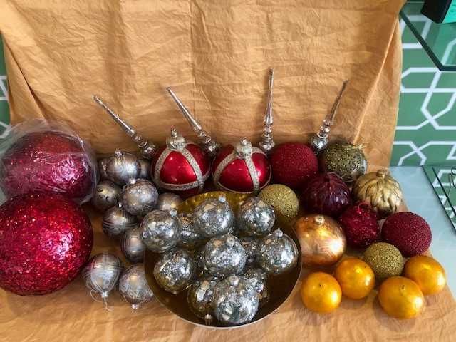 conjunto variado de artigos decorativos de natal, tudo c/ 50% desconto