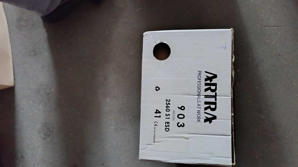 Sprzedam buty robocze