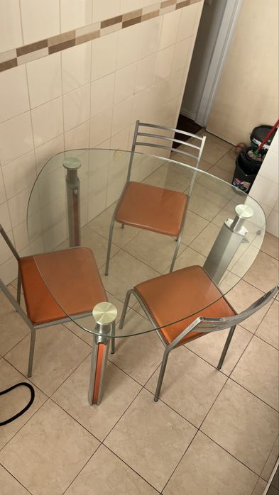 Mesa de vidro de cozinha com 3 cadeiras