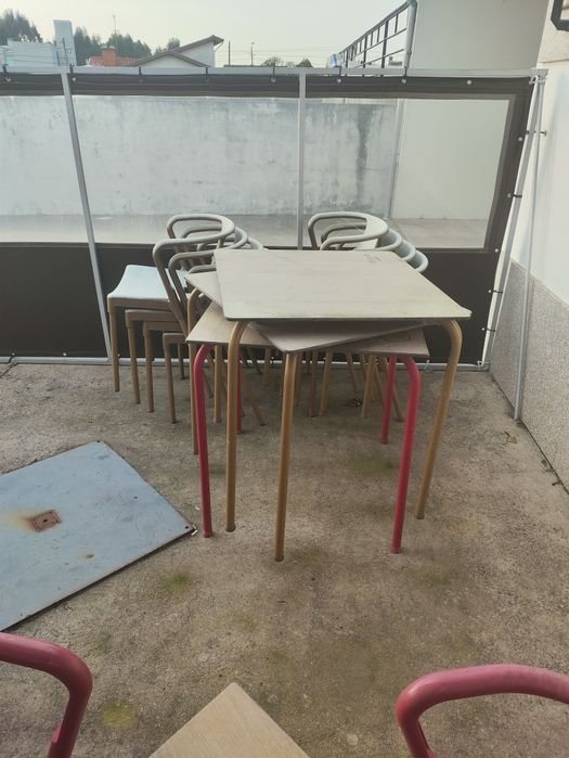 Vendo cadeiras e mesas