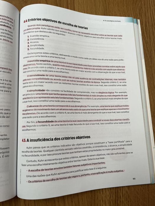 Livro de preparação para o exame de Filosofia 11ano