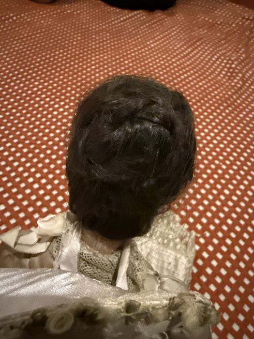 Boneca antiga europeia – corpo em tecido e pernas de porcelana