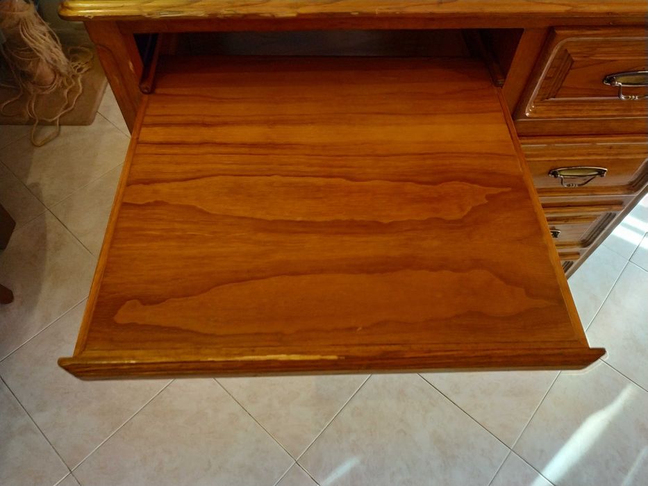 Secretaria de madeira