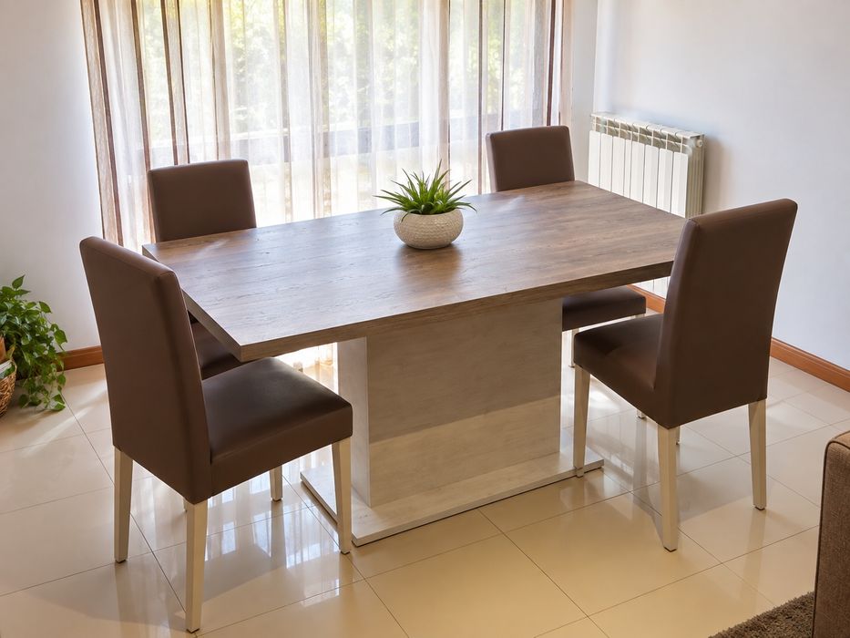 Mesa de jantar extensível + 4 cadeiras e capas — 145 €