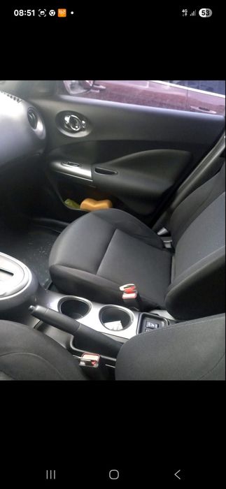 Ниссан  " джук".