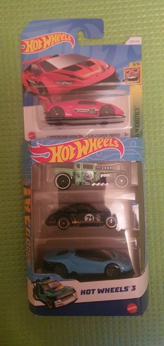 Hot wheels 4 pack  3x800