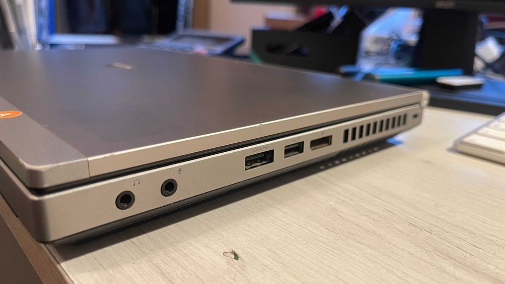 Aluminiowy laptop Biznesowy  Hp elitebook 8470p  + stacja dokująca