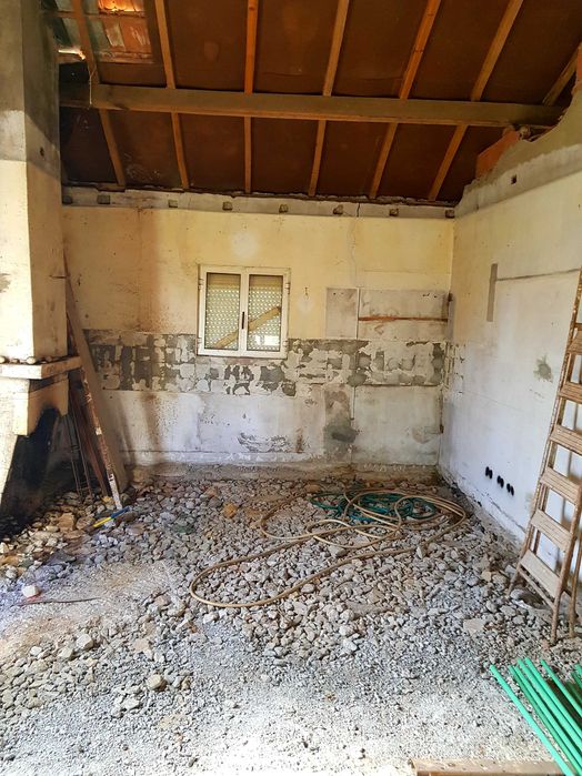 Casa,Moradia com terreno.