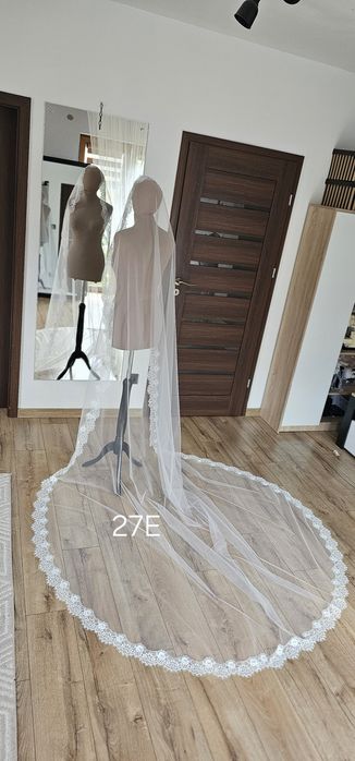 Długi Welon Ślubny z Koronką – 300 cm (Model 27E)