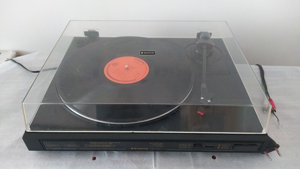 Продам проигрователь SANYO Tp6100.