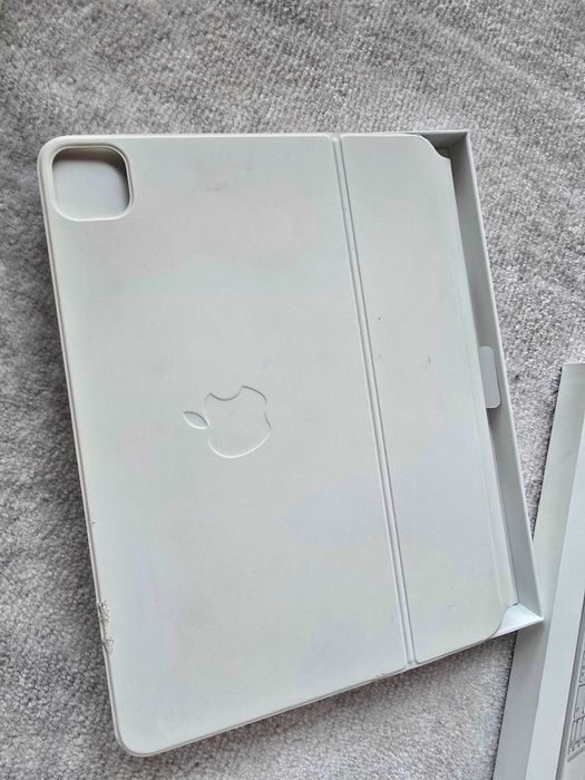 iPad Air 4 (64 GB) Wi-Fi + Cellular + Apple Pencil + Magic Keyboard