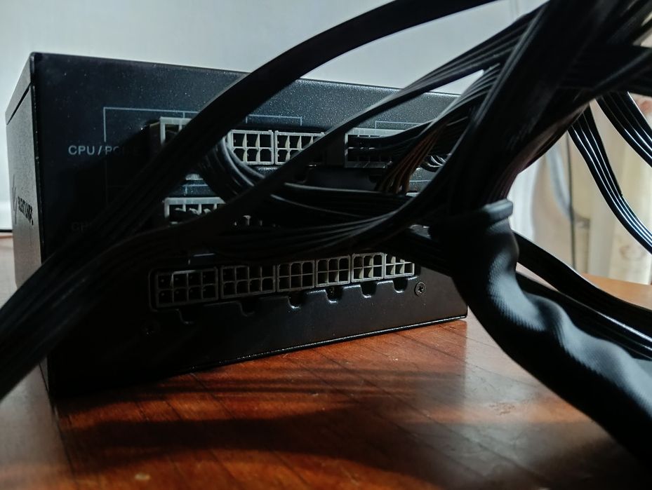 Supreme FM2 GOLD 650W