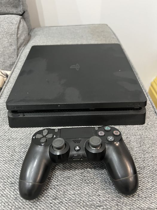 Playstation 4 Slim c\ 2 comandos