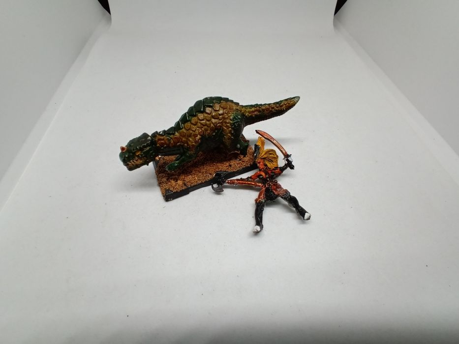 Sorceress on Coldone metal Dark Elves Warhammer FB