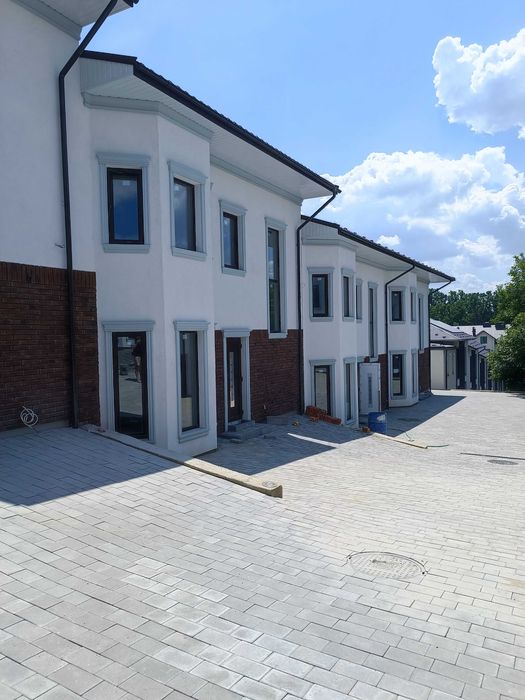 Зданий Таунхаус, Гостинний двір, Кварц