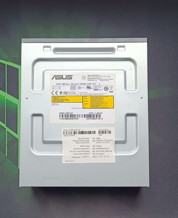 Новый DVD-RW привод ASUS DRW-24F1ST с ним отдам новые dvd диски