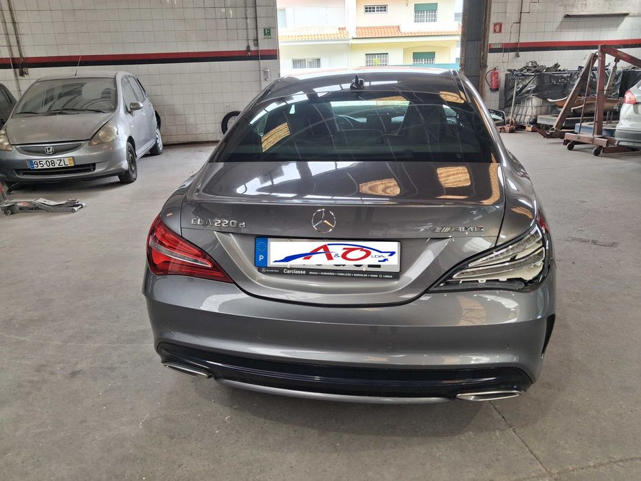 Salvado Mercedes-Benz CLA 220 Cdi de 2018