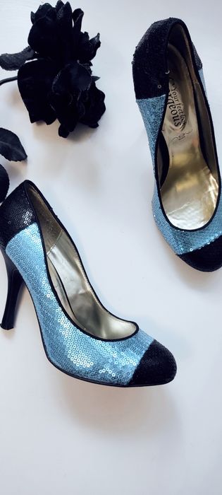 Pięknie błyszczące sexowne wysokie szpilki eleganckie New Look