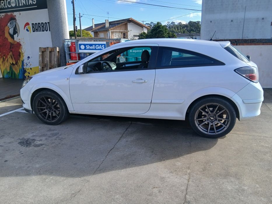 Opel astra gtc comercial
