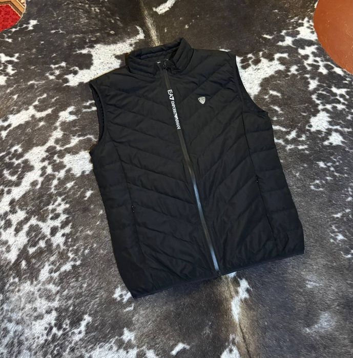 Пуховая жилетка ea7 emporio armani m-l size
