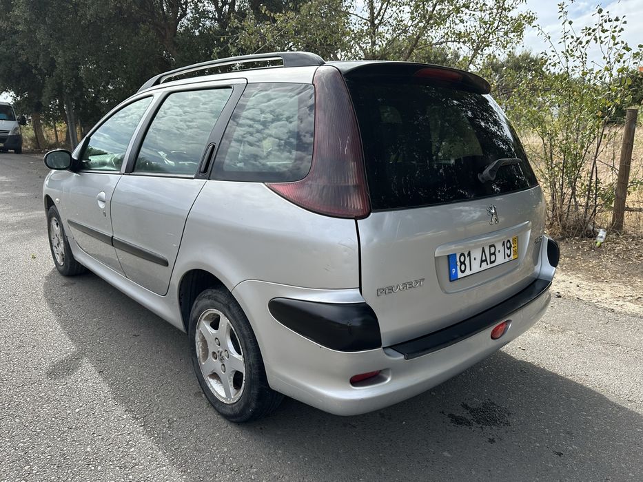 Peugeot 206 SW (Carrinha) – Económica e Familiar (228.813 km)
