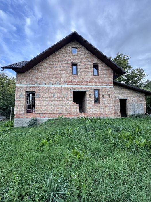 Будинок 8×13, 10 соток, під внутр. роботи.
