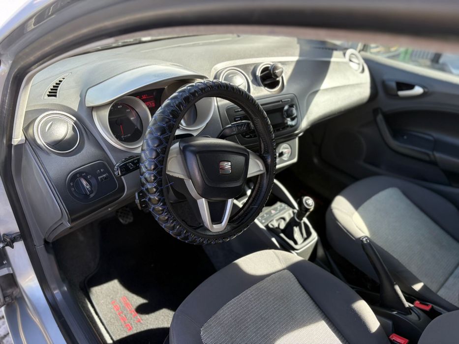 Seat ibiza de 2009 um 1.2  a gasolina  de 3 cilindros motor corrente so por chamada