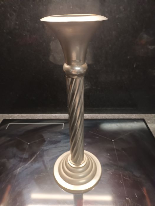 Castiçal muito antigo