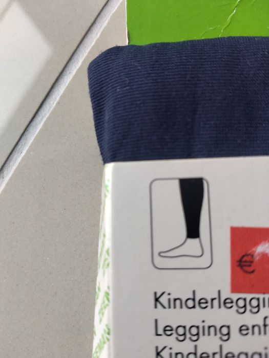 Nowe legginsy dla dziewczynki rozmiar 134/140