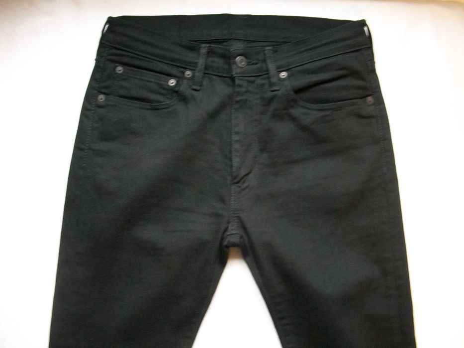 черные джинсы Levis  519 32-30 полут. 39-39.5 см оригинал