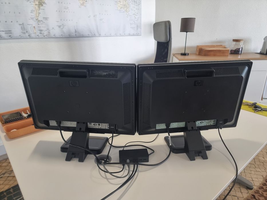 2 Monitores HP 22"