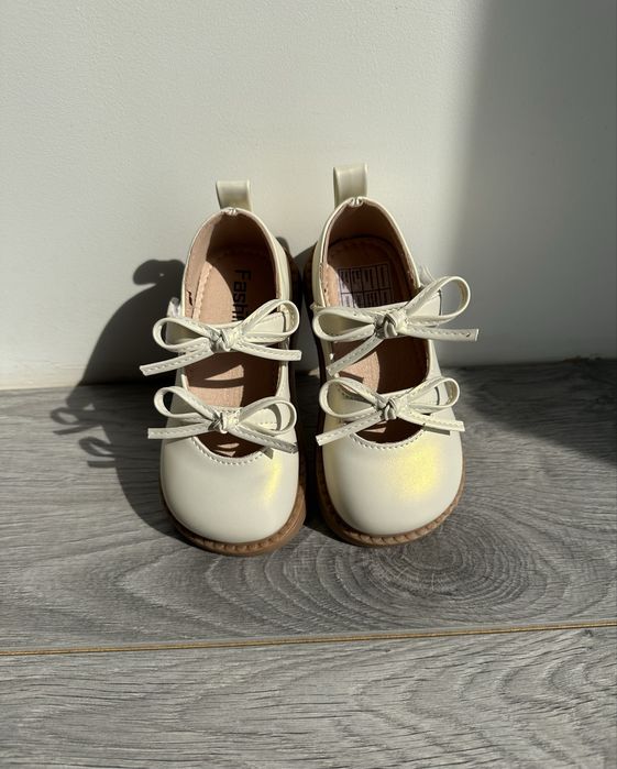 Туфлі дитячі для дівчинки 23  розмір