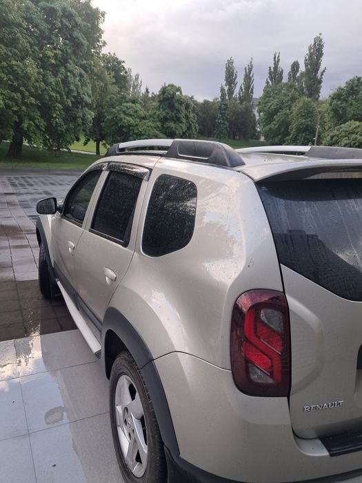 Продам Рено Дастер 4×4 дізель в хорошому стані.