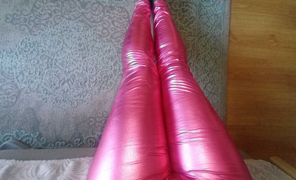 Błyszczące legginsy,L/XL