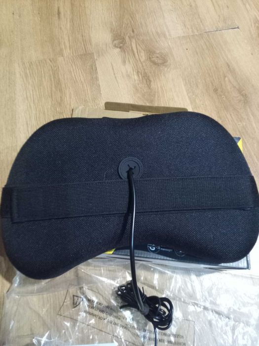 Masażer z opcją grzania do karku i ramion