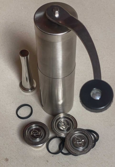 Cápsulas Reutilizáveis + Moinho de Café manual
