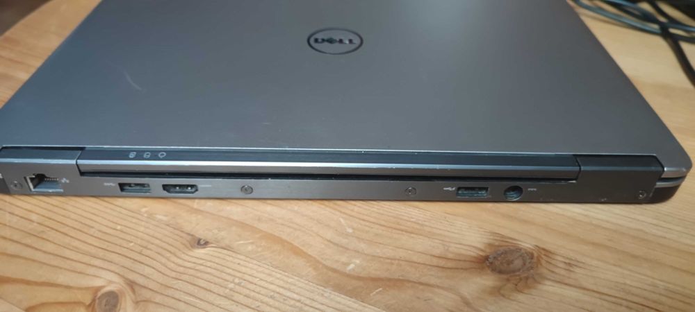 Laptop Dell mały i lekki