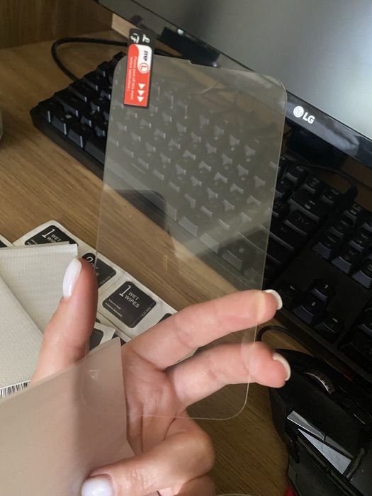 Защитныe стекла на iphone 13