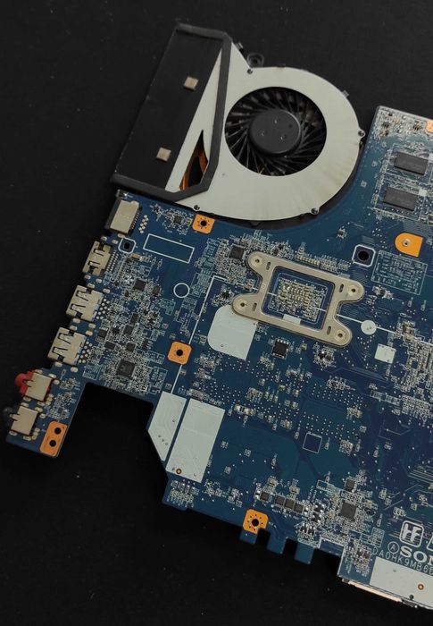 Motherboard Sony Vaio SVF1521N6EW + Intel i5 + Gráfica NVIDIA + Kit Dissipador