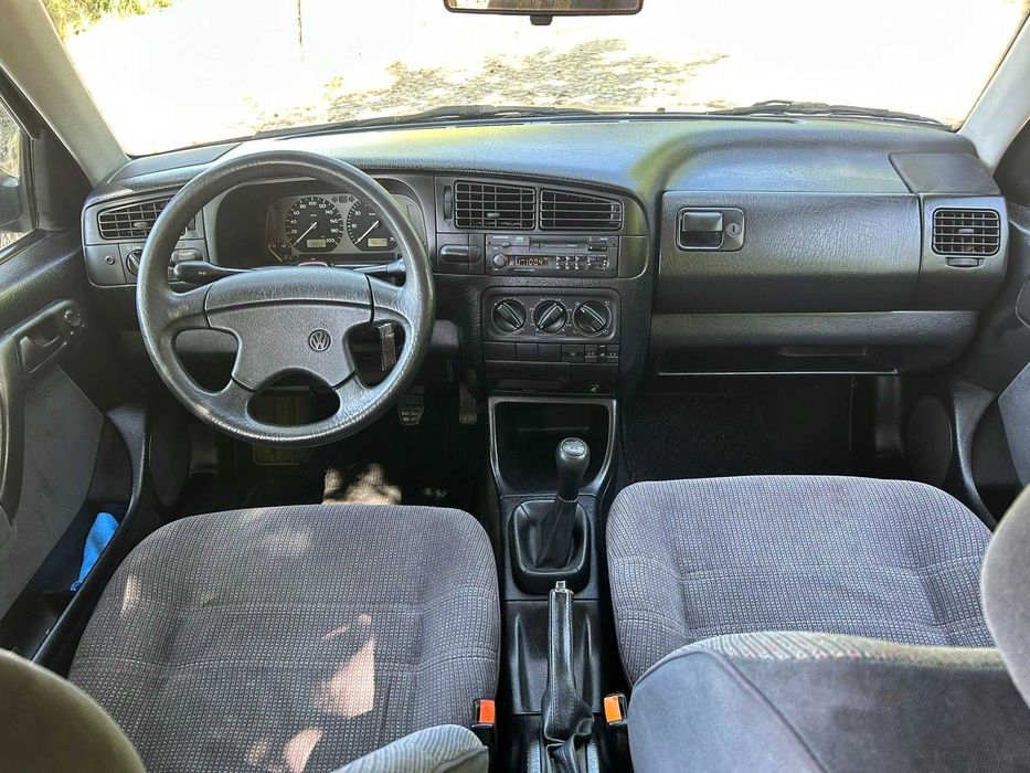 Volkswagen Vento 1.6i GL * 70 mil kms