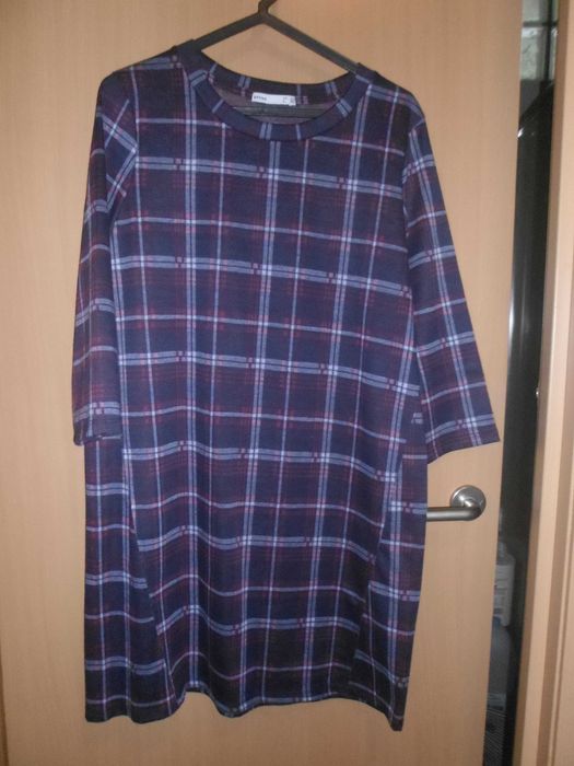 vestido em malha da marca Lefties para mulher