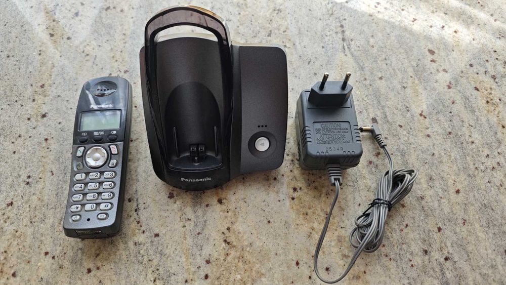Telefon bezprzewodowy PANASONIC KX-TCD21-OPDT -uszkodzony